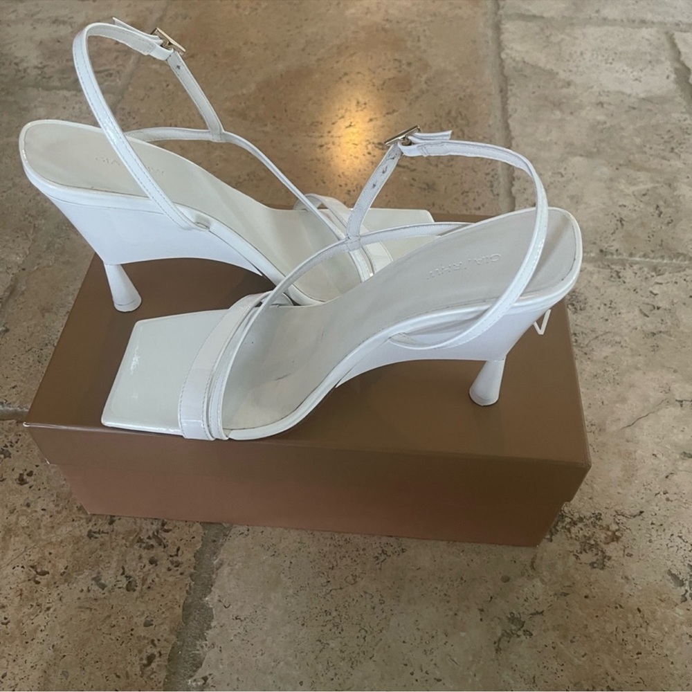 GIA/RHW Patent Leather Slingback Sandals - Picture 6 of 9
